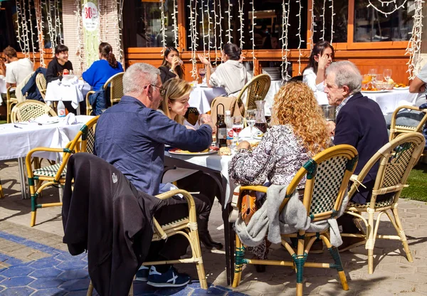 Spain Barcelona March 2021 Family Dine Open Veranda Restaurant Barca — Stock Photo, Image