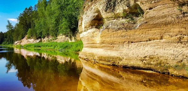 Піщана Скеля Сітінезіс Берегах Річки Гауджа Вайдаві Латвія — стокове фото