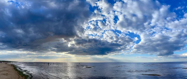 Panorama Warm Gulf Riga Baltic Sea Background Cumulus Clouds Sunset — Stock Photo, Image