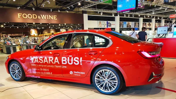 Latvia Riga April 2021 Exhibition Sale New Bmw Series Red — 图库照片