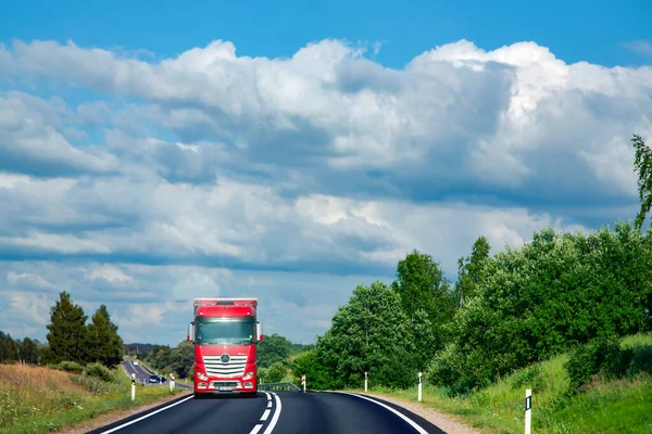 ラトビア 2021年7月 ラトビア経由で他のヨーロッパ諸国への貨物輸送 運送業及びトラック運送業 — ストック写真