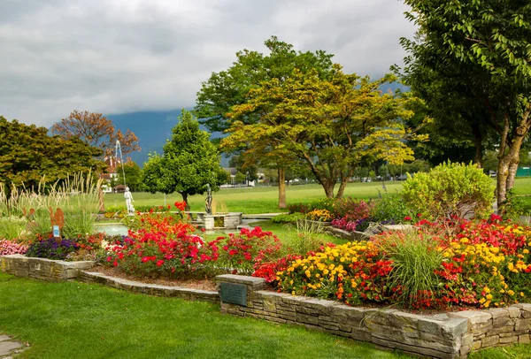 Hermoso Parque Con Macizos Flores Hohe Matte High Meadow Desde — Foto de Stock