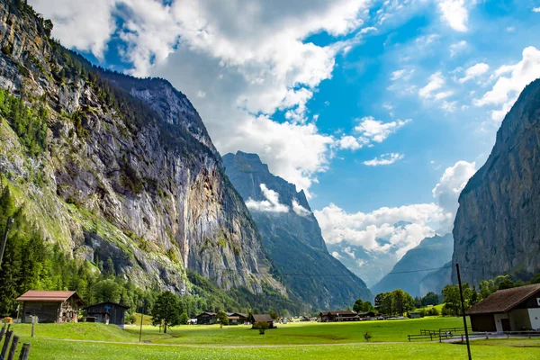 Naturlandskap Med Små Byar Höga Bergen Bernese Oberland Schweiz — Stockfoto