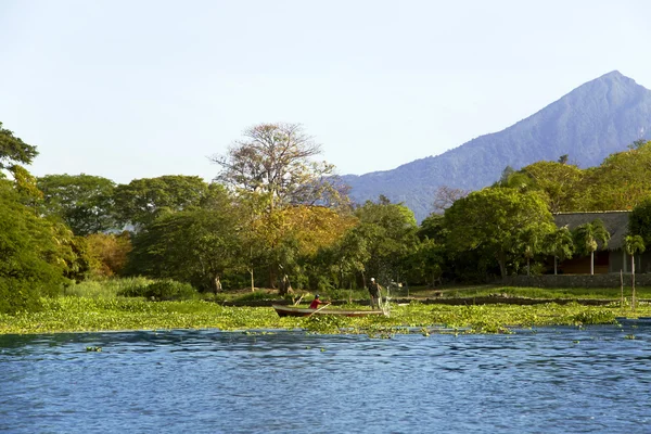 Nicaragua-tó a háttér egy aktív vulkán concepcion — Stock Fotó