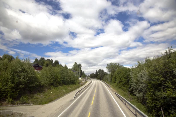 Norveç 'te Dağ Yolu — Stok fotoğraf