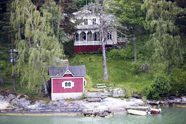 Stuga med ett badhus iland Östersjön — Stockfoto