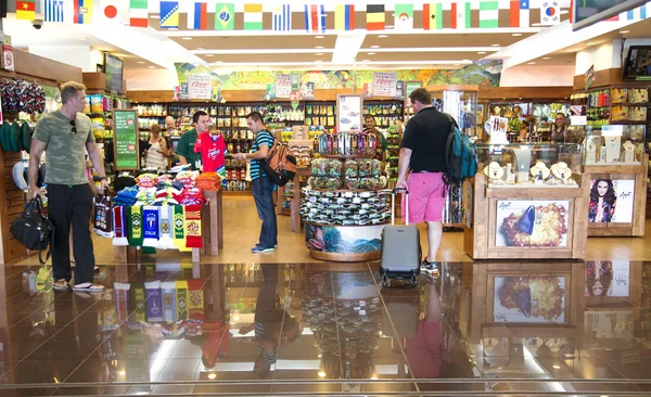 Geschäfte mit Souvenirs in einem Flughafen Costa Rica — Stockfoto