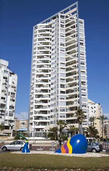 Σύγχρονη multistory νεώτερη αρχιτεκτονική στο Ισραήλ, Bat Yam — Φωτογραφία Αρχείου
