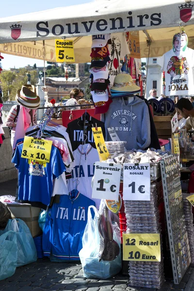Shops with souvenirs in Vatican — Stock Fotó