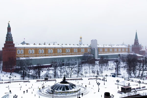 Панорама Манежной площади возле Кремлевской стены — стоковое фото