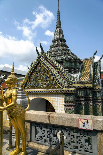 Démon strážce v Wat Phra Kaew, Chrám smaragdového Buddhy — Stock fotografie