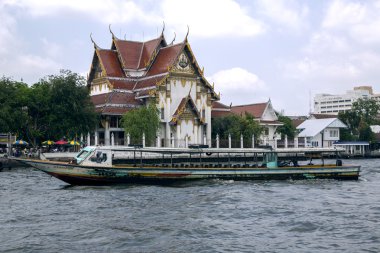 Bangkok Chao Phraya nehrinde gezi ve zevk tekne yelken