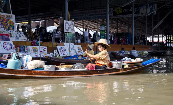 Damnoen Saduak yüzen Pazar Bangkok