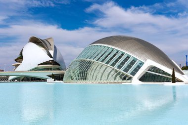 İspanya, VALENCIA, SEPTEMBER, 15, 2025: Hemisfric Santiago Calatrava tarafından tasarlanan olağanüstü ve görkemli bir binadır..
