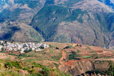 Kunming Dongchuan teraslar manzara, Çin'de seyahat gitmek için her yıl çok sayıda yerli ve yabancı turist çeken renkli. Yunnan Eyaleti, Çin