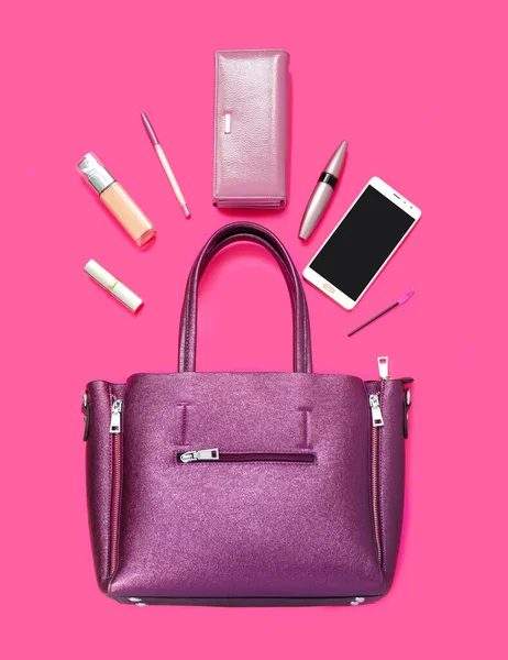 Lederen Tas Portemonnee Telefoon Cosmetica Andere Vrouwen Accessoires Apink Papieren — Stockfoto