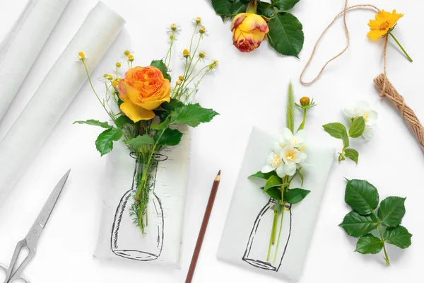 Set Inpakpapier Bloemen Voor Handgemaakt Witte Ondergrond Zelfgemaakte Ambachtelijke Doos — Stockfoto