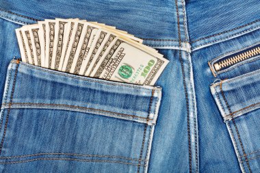 denim mavi arka cebinde yapışmasını bir yüz dolar faturaları