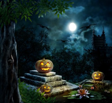 Halloween pumpkins parlak moonligh eski gece evin bahçesinde
