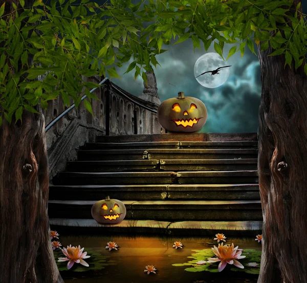 Halloween pumpkins in yard of of old stone staircase night in br — Stock Photo, Image