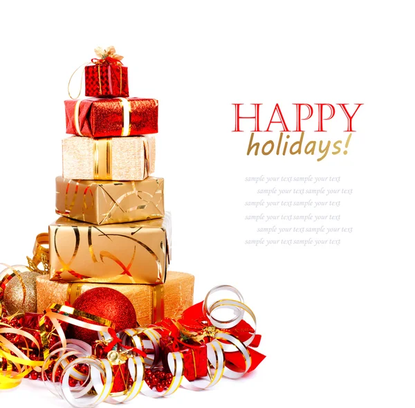 güzel hediye kutusu altın kağıt üzerinde beyaz b izole kaydırma