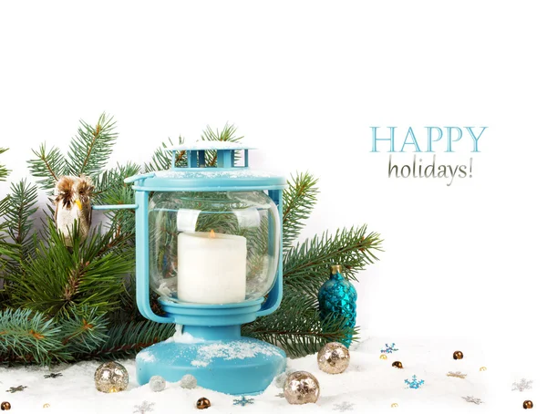 Snöiga blå lykta och julen bollar på bakgrunden av Gran — Stockfoto