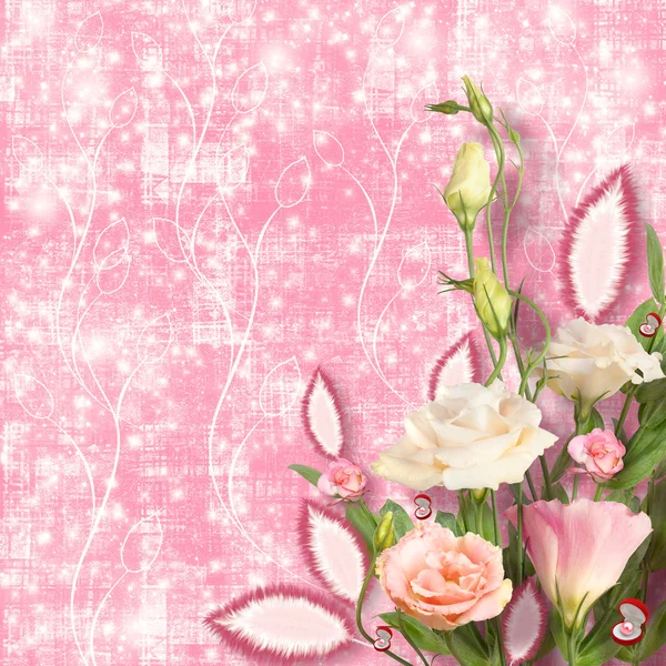 Bouquet af smukke lyserøde roser med invitationen eller tillykke - Stock-foto