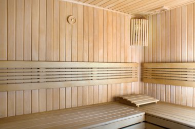 Geleneksel Ahşap sauna duvardaki yuvarlak termometre