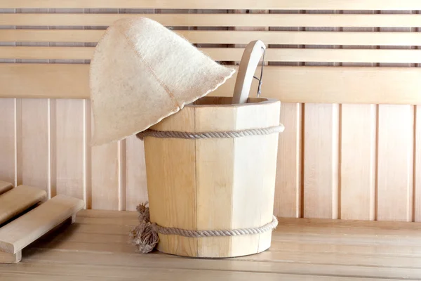 Tradycyjną drewnianą saunę z wiadra z wodą — Zdjęcie stockowe