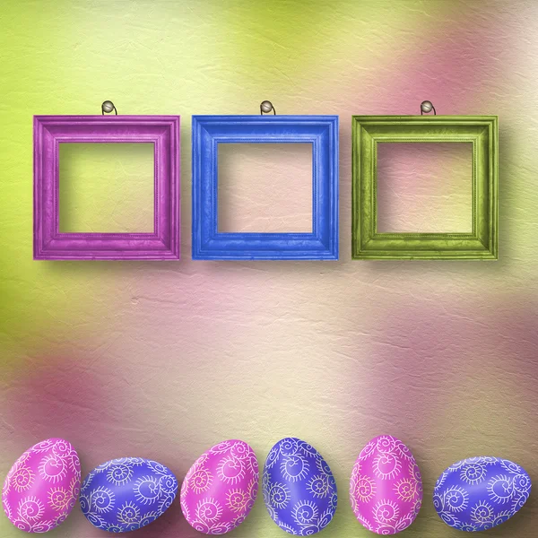 Disegno uova con cornice in legno su sfondo pastello — Foto Stock