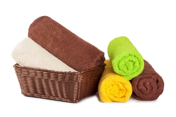 Pilha de toalhas frescas limpas isoladas — Fotografia de Stock