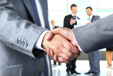 Bir iş tokalaşmasının kapanışı