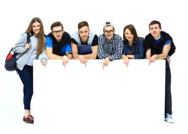 Tam uzunlukta portre emin üniversite öğrencilerinin boş görüntüleme 