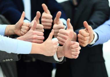 Yaşasın Yaşasın birçok holding iş adamları tezahürat