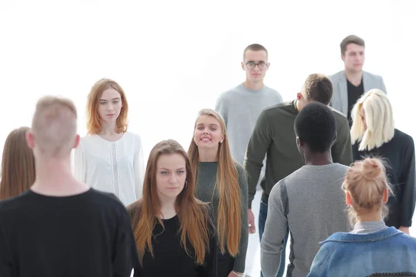 Grupo de jovens diversos. isolado em branco — Fotografia de Stock