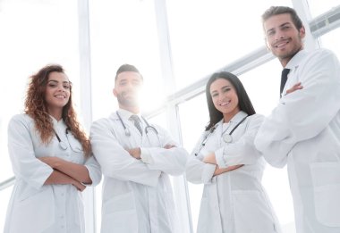 Yakın çekim. Bir grup doktor. tıklama ile