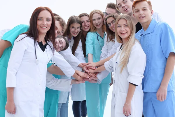 Pohled shora. skupina usmívajících se doktorů ukazujících na vás. — Stock fotografie