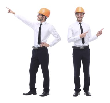 Turuncu kasklı gülümseyen bir mimar..