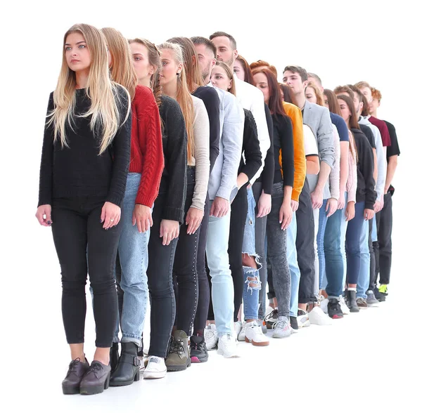 Gruppe unterschiedlicher junger Leute steht Schlange. — Stockfoto