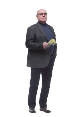 Tam boy. Elinde bir paket banknot olan bir işadamı..