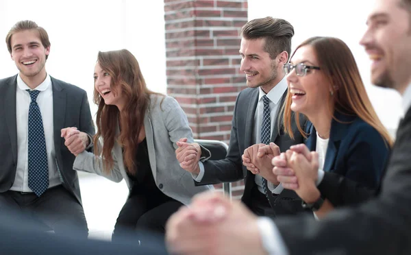 Trabajo en equipo unir las manos apoyar juntos concepto —  Fotos de Stock