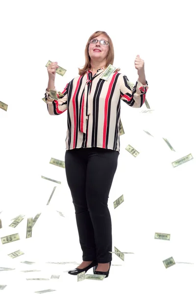 In volle groei. gelukkig vrouw staan in de regen van geld. — Stockfoto