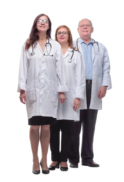Skupina kvalifikovaných lékařů ukazujících svou navštívenku — Stock fotografie