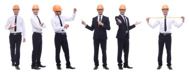 Tam gelişim içinde. Becerikli mühendis mimar beyaza izole edilmiş.