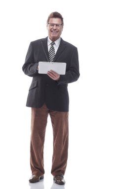 Dijital tabletli mutlu bir iş adamı. bir beyaz üzerinde izole