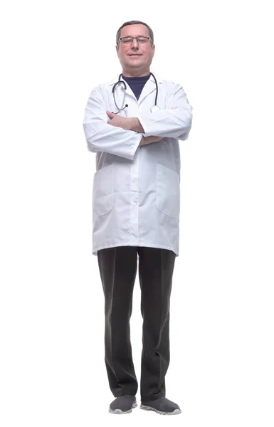 W pełnym wzroście.kompetentny lekarz płci męskiej ze stetoskopem. — Zdjęcie stockowe