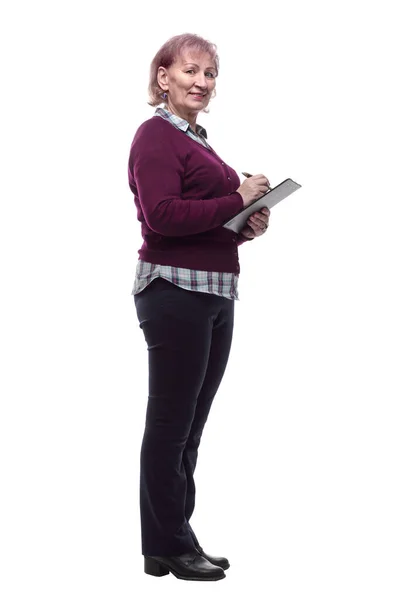 Femme adulte attentive signant un document. isolé sur un blanc — Photo