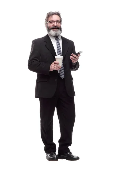 Moderner Geschäftsmann mit Kaffee zum Mitnehmen. isoliert auf einem weißen — Stockfoto
