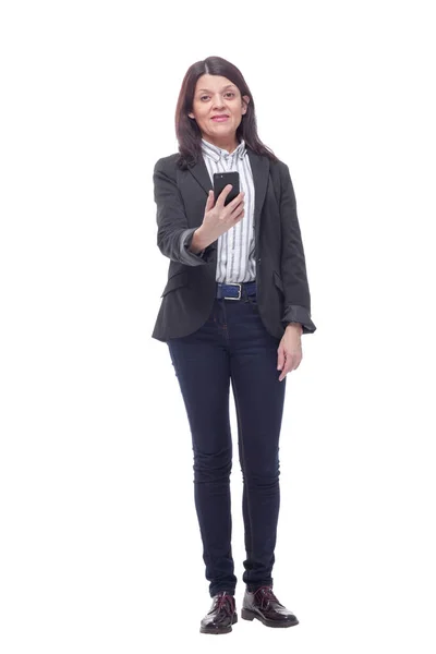 Vrouw leest een bericht met smartphone — Stockfoto