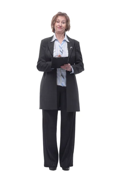 クリップボードと手に文書を持つ肖像画のシニアビジネス女性 — ストック写真